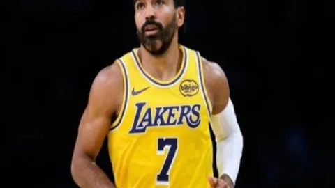 孙颖莎轻取徐孝元，乒乓球夺冠背后：球技欠佳？女子偶像团体等你加入！